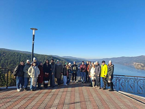 Преподаватели, студенты отделения сравнительного правоведения и сотрудники прокуратуры посетили Мемориальный комплекс В. П. Астафьева image001_03755.jpg