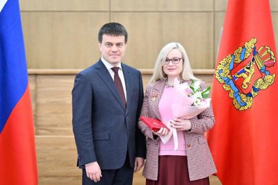 Заведующая кафедрой деликтологии и криминологии награждена юбилейным почетным знаком Красноярского края